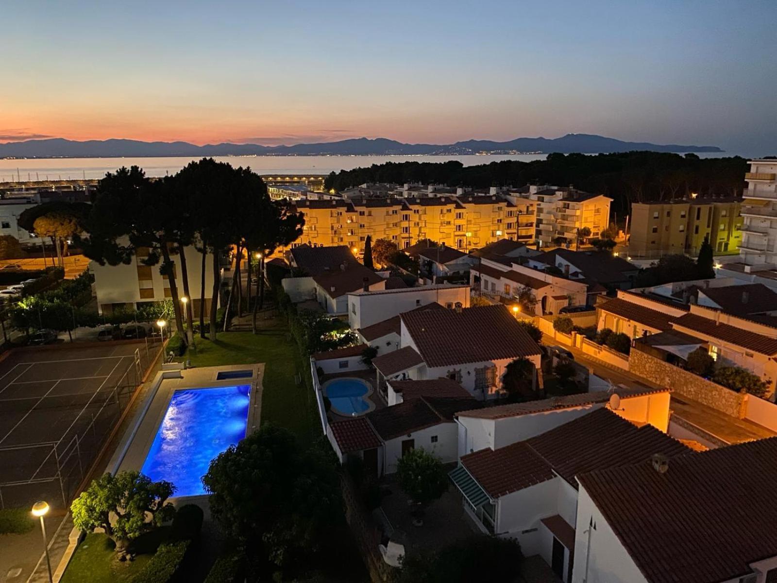 Orsa-Atico Con Vista Al Mar Y Piscina Appartement L' Escala Buitenkant foto